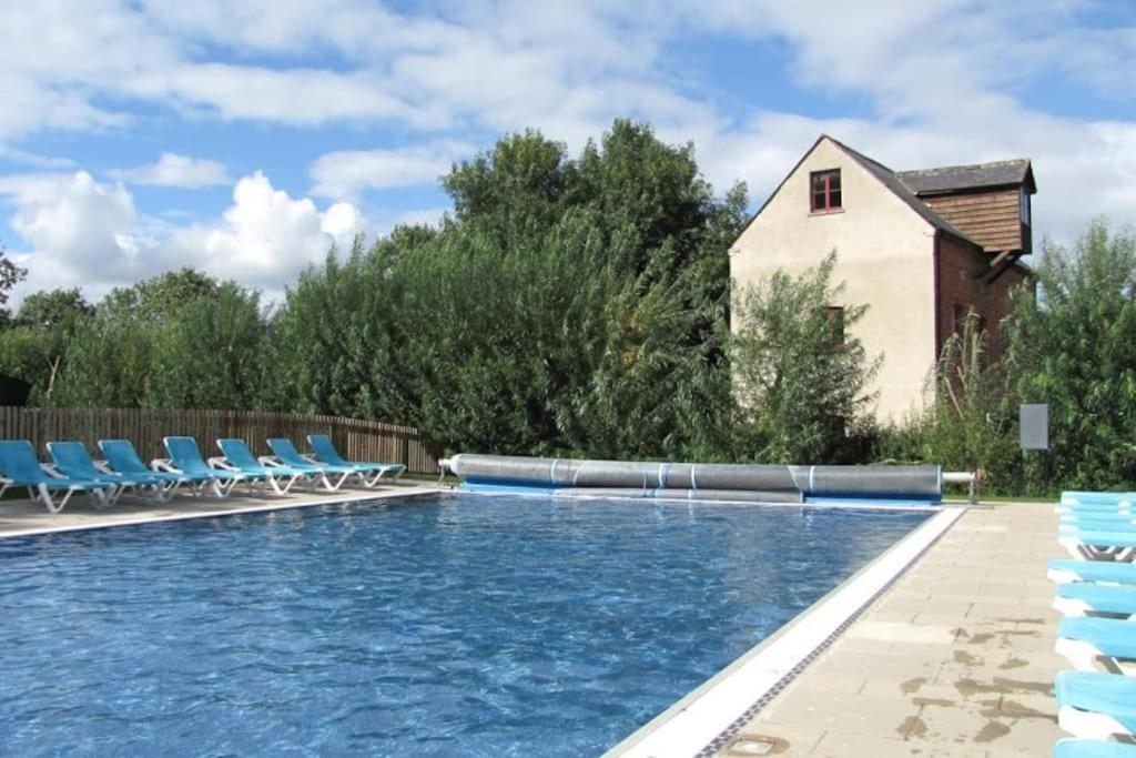 Blueberry Cottage - Lower Mill Estate Somerford Keynes Zewnętrze zdjęcie